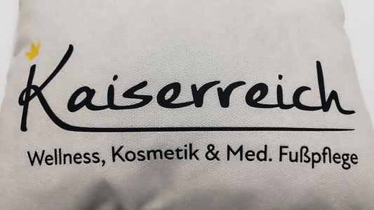 Ein Kissen mit Geschichte: Wie ein DTF-Transfer ein Jubiläum verzauberte!