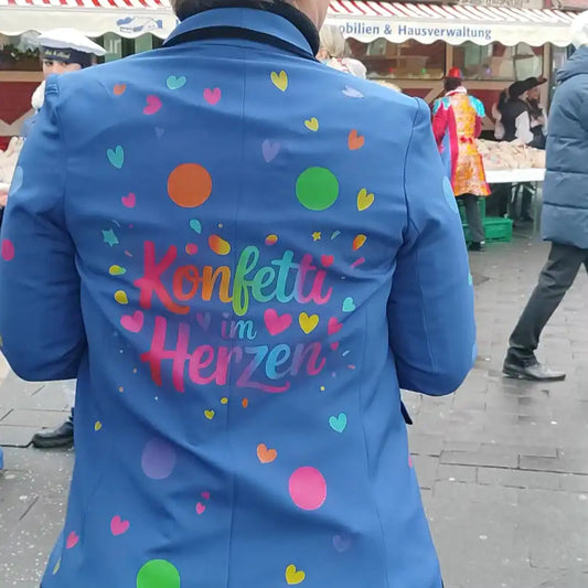 Konfetti im Herzen - Brustlogo mit zusätzlichen Herzen