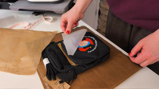 Umhängetaschen für das Karnevalskomitee – klein, bunt und randvoll mit allem, was man braucht 🎭