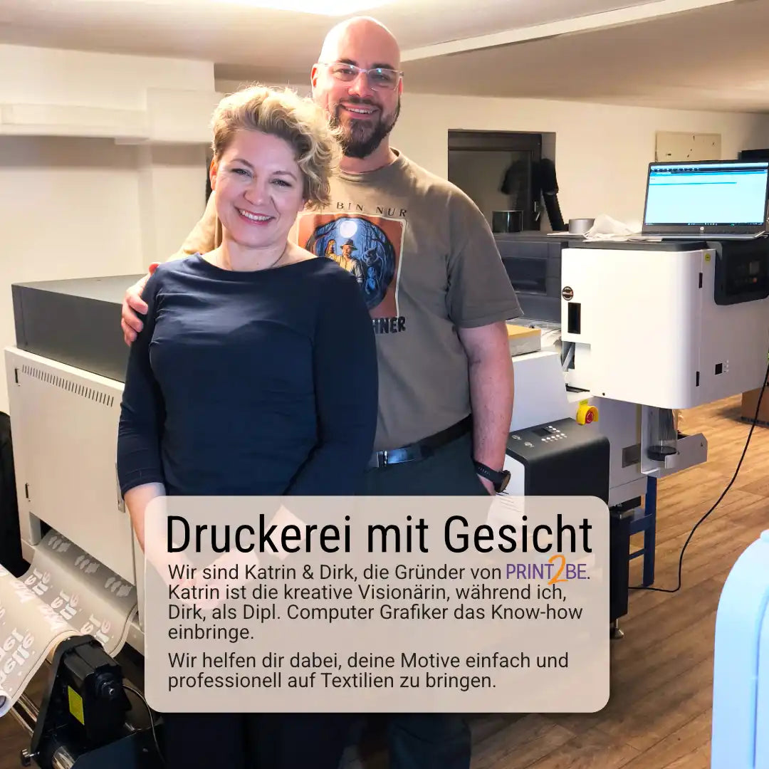 Konfetti im Herzen - Brustlogo mit zusätzlichen Herzen